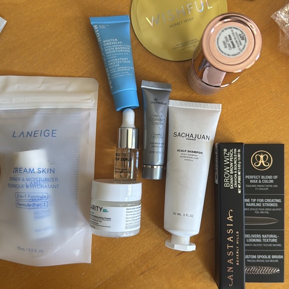 37 pcs: Makeup Skincare and Hair Samples Travel Case Mirror and Eye Gel Coolers - Picture 7 of 7